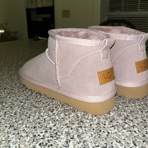 Uggs ultra mini